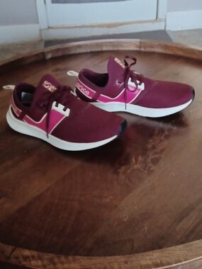 New Balance Nergize Sport V1  Casual Lace-Up Sneakers in Burgundy